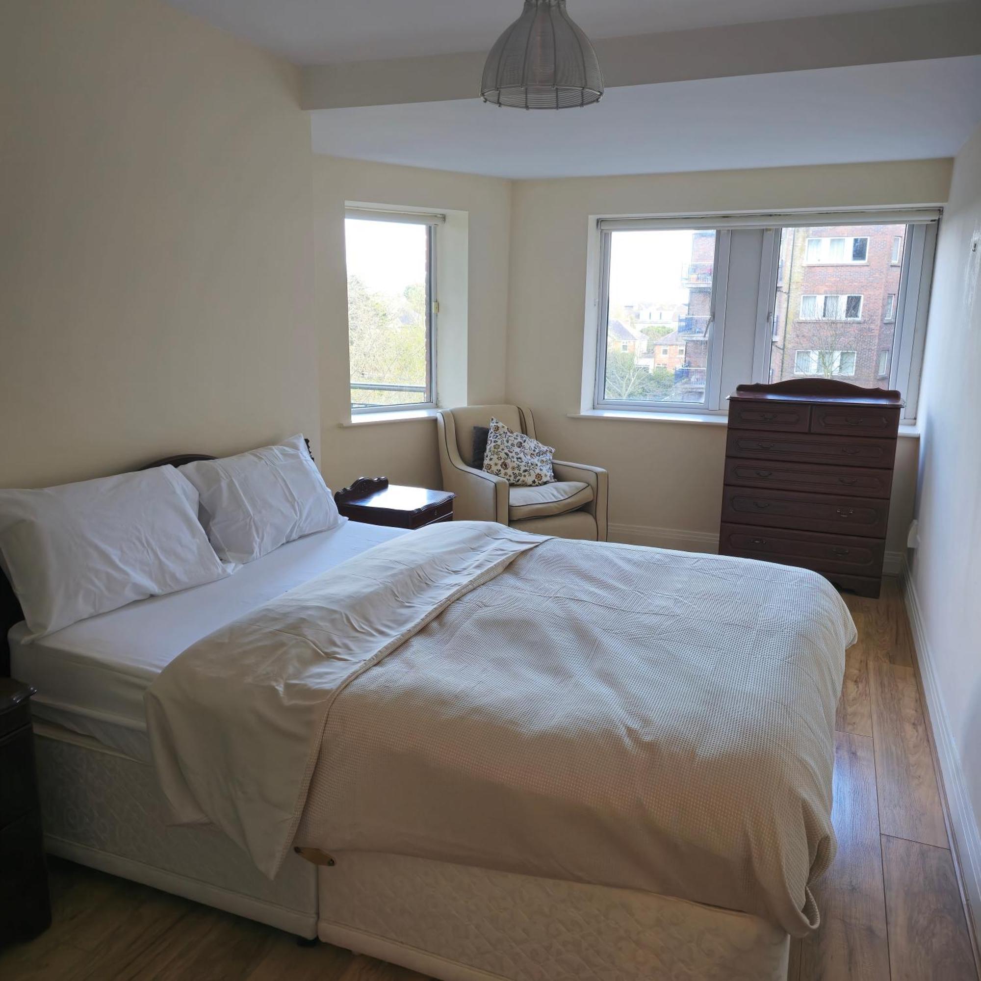 Gracian Omb Apartment
